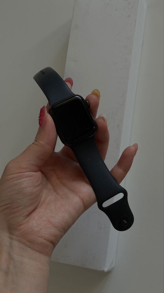 Apple watch Se в отличном состоянии