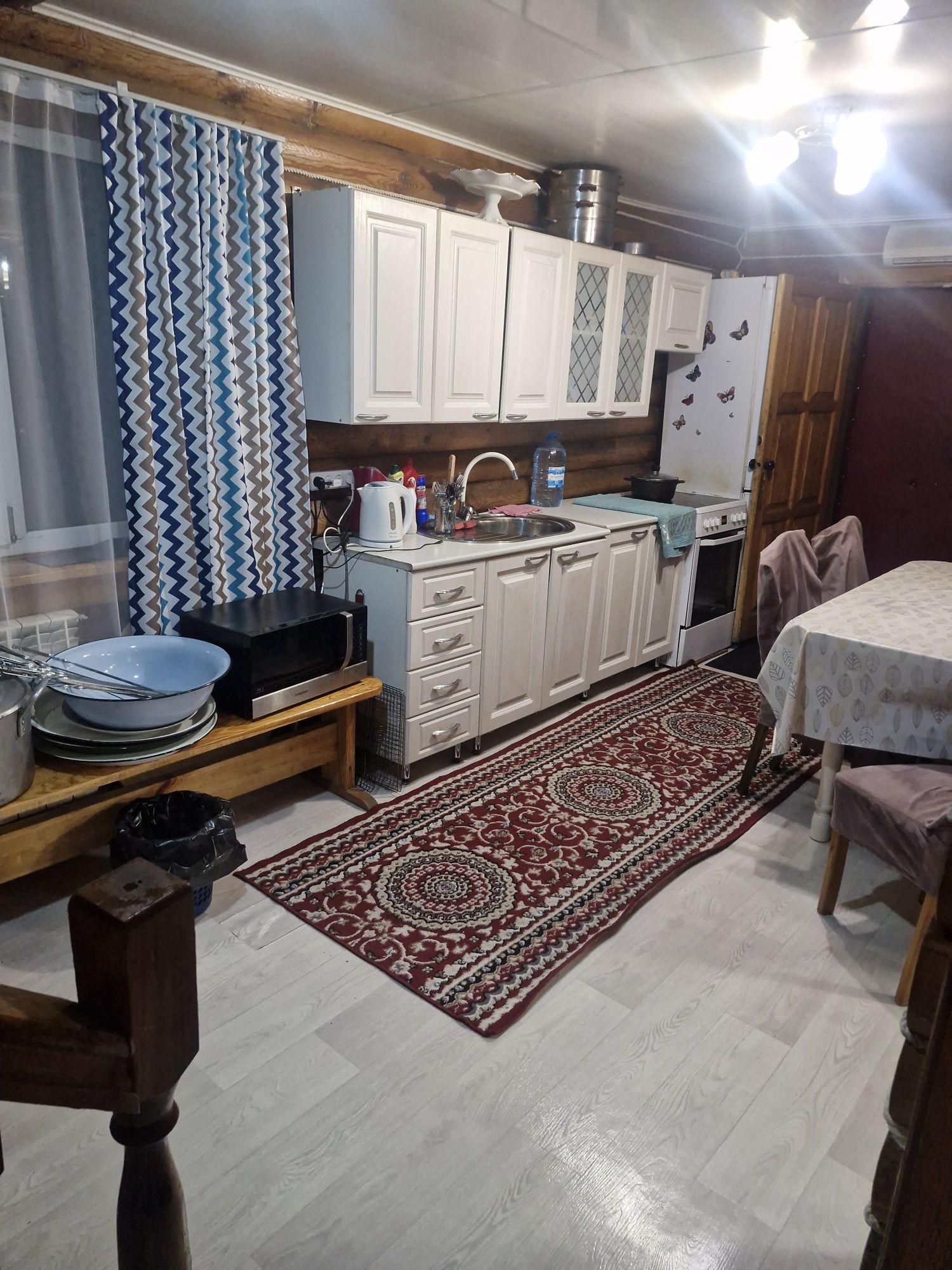 Сдам бревенчатый коттедж в центре поселка Бурабай!