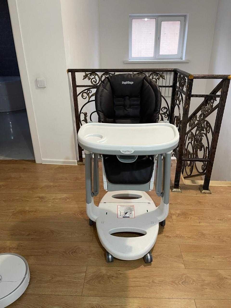 Стульчик для детей Peg-Perego Tatamia Follow Me