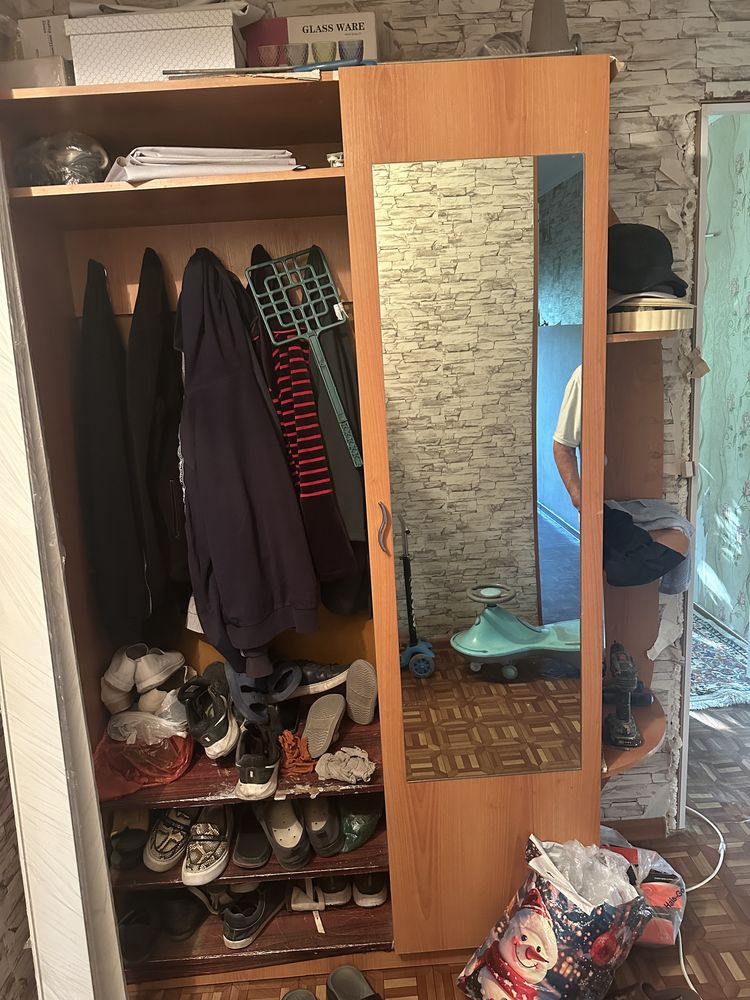Продается шкаф и прихожая б/у