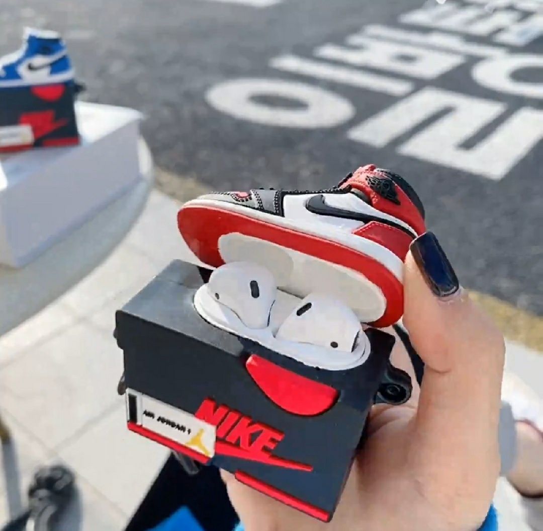 Новые чехлы для наушников Air Pods