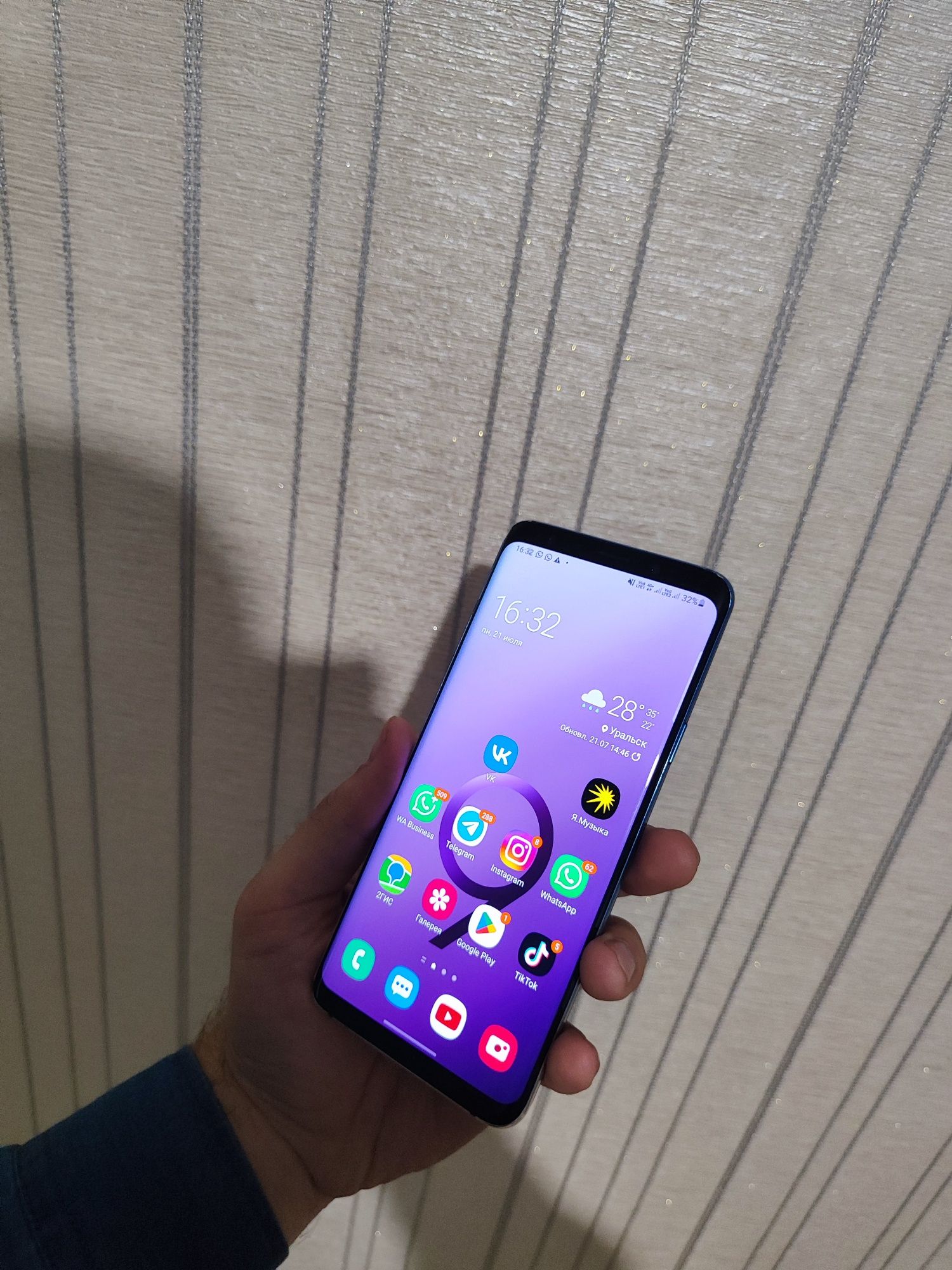 Срочно продам Samsung S9+