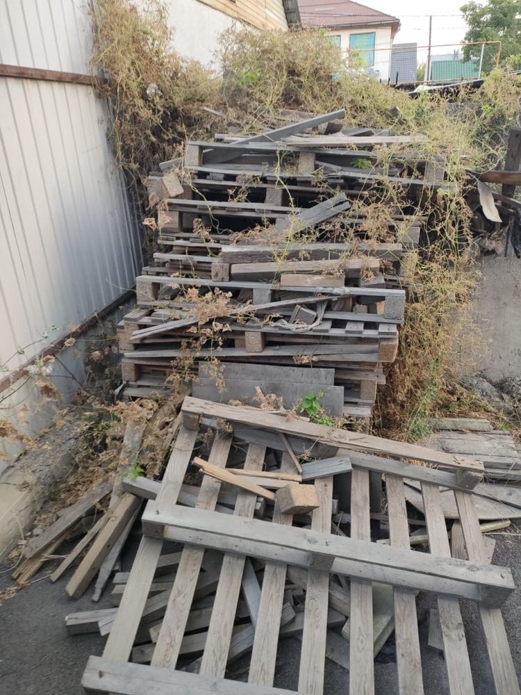 продам палеты, деревяшки на дрова