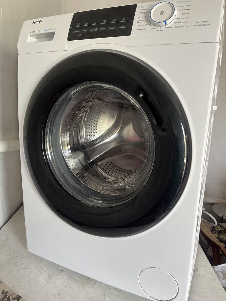 Продаю стиральную машину Haier 6 кг, пользовались 1 год .
