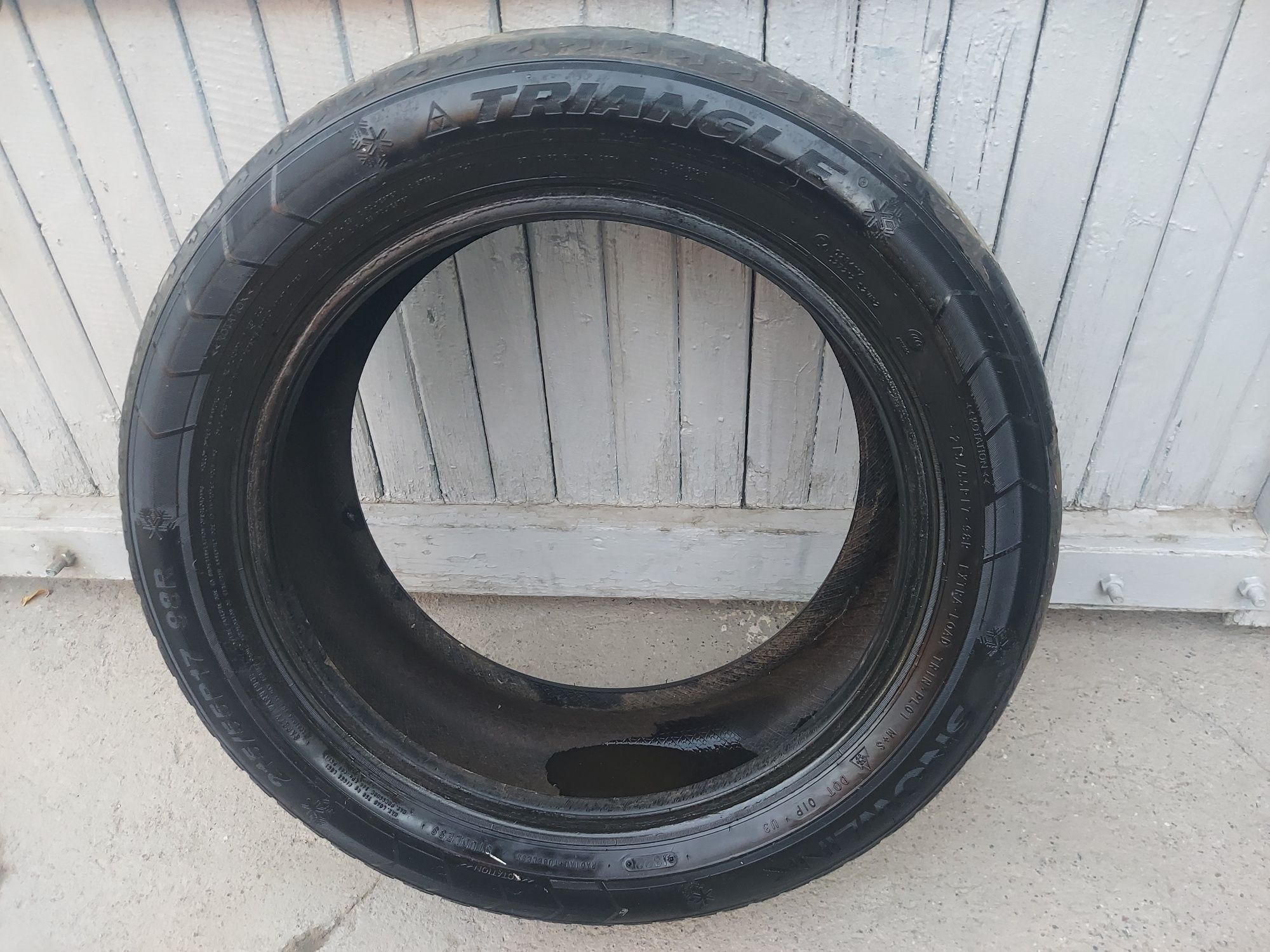 Продам шину 215/55/17