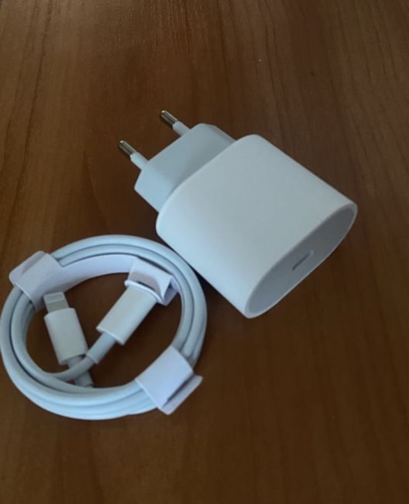 Продам адаптер 20WT + шнур