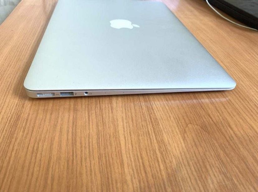 Продам MacBook Air 2015 1.6GHz 128GB SSD 8GB A1466