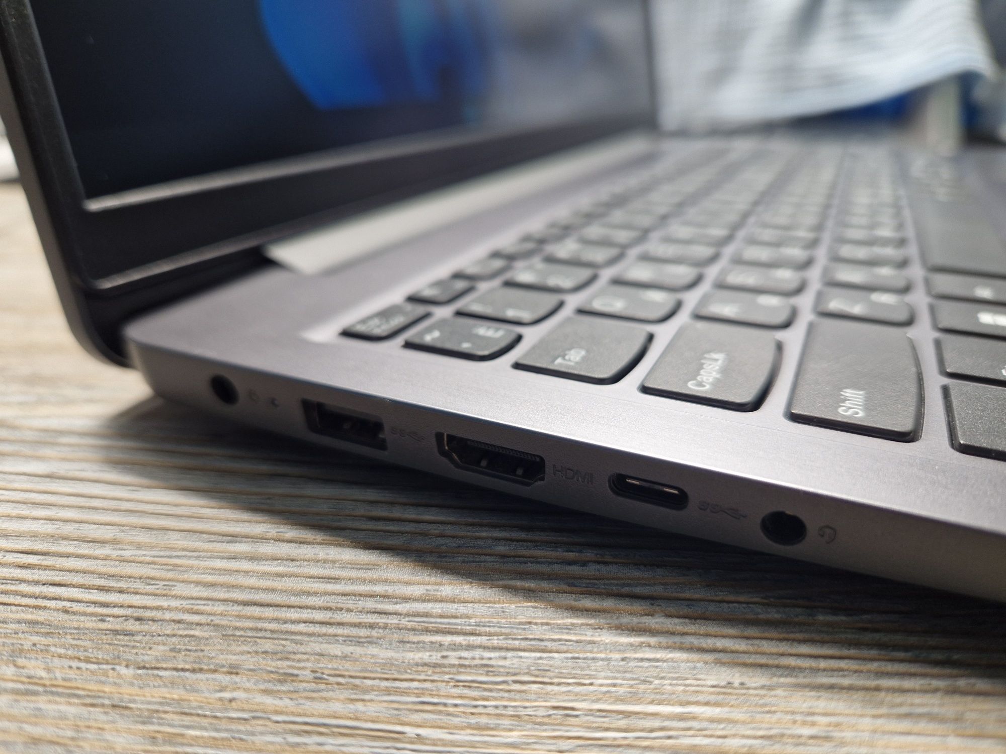 Ноутбук Lenovo Slim Ryzen3-5\ОЗУ 12гб\Состояние норм