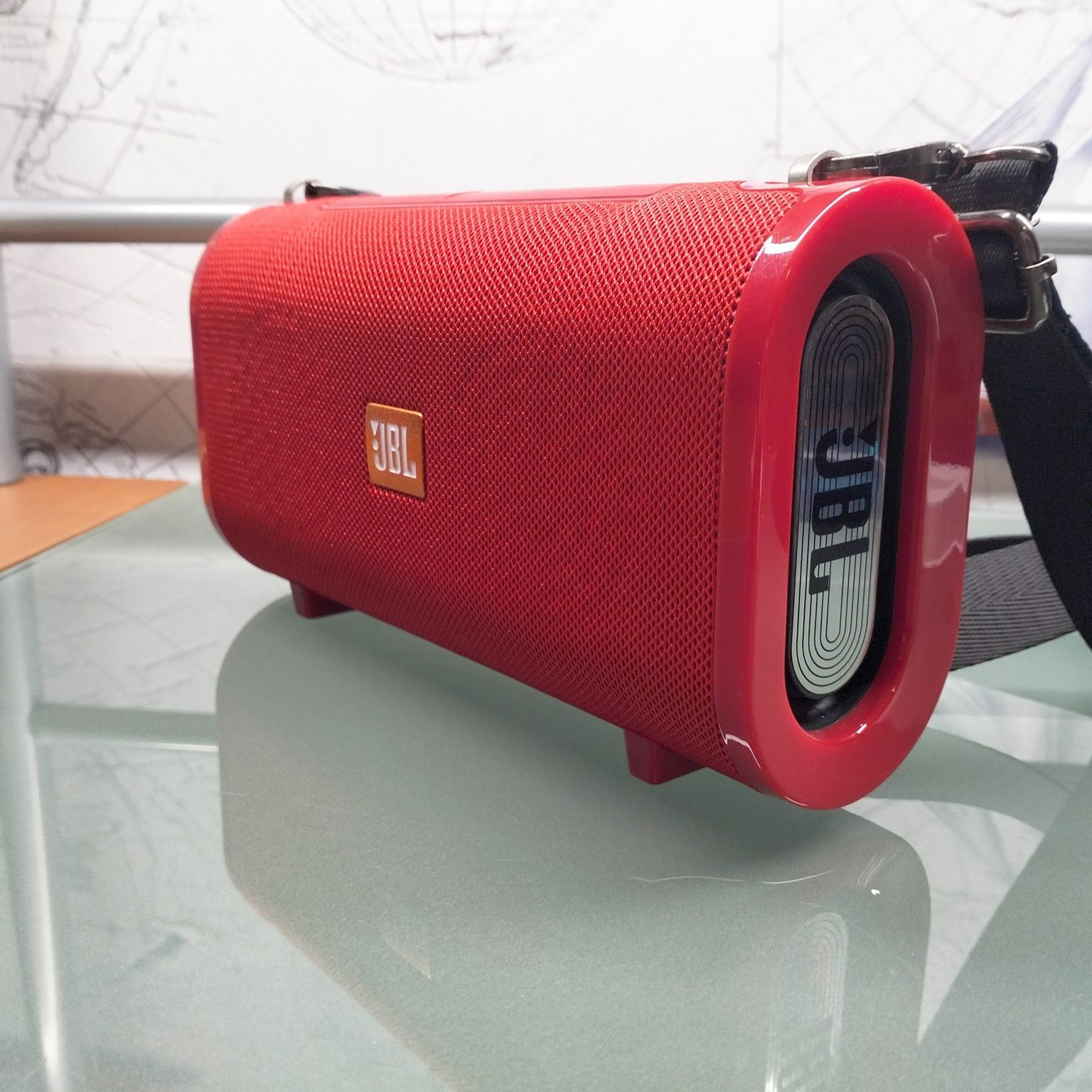 Блютуз- колонка JBL