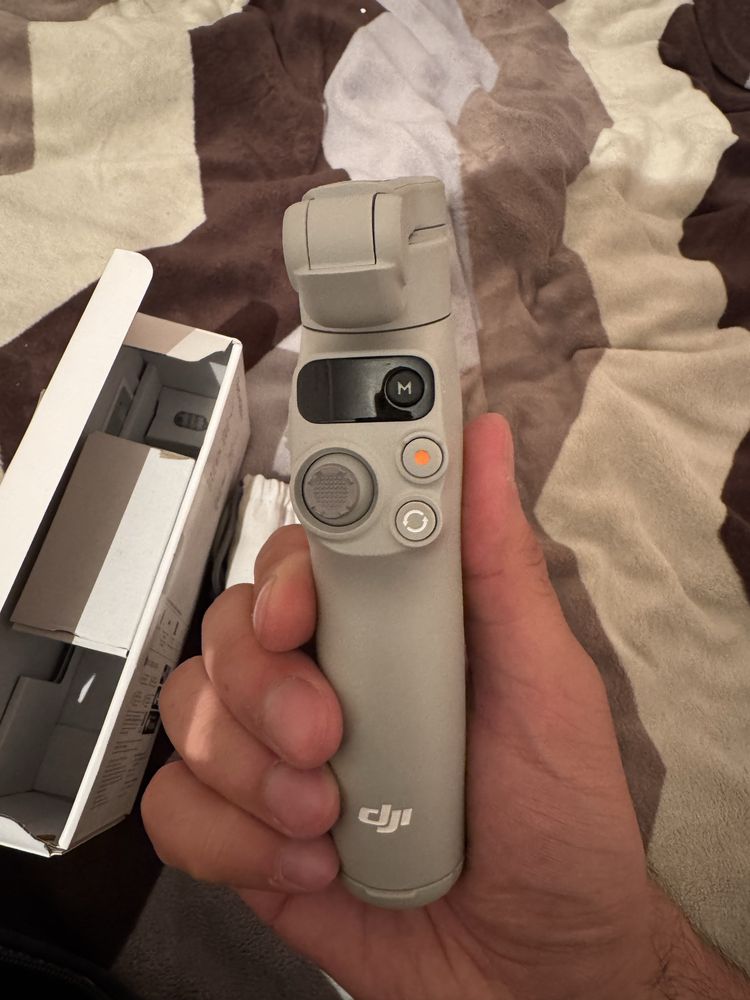 Продам стабилизатор DJI osmo mobile 7