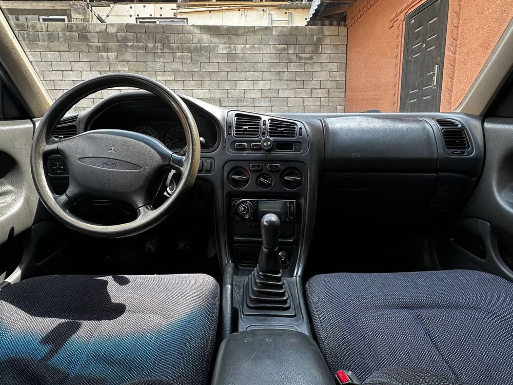 Mitsubishi Galant