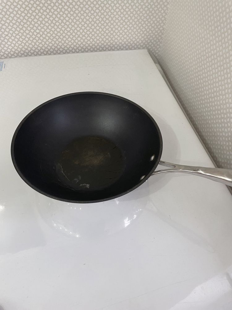Tupperware сковорода. Продам. 10000тенге.