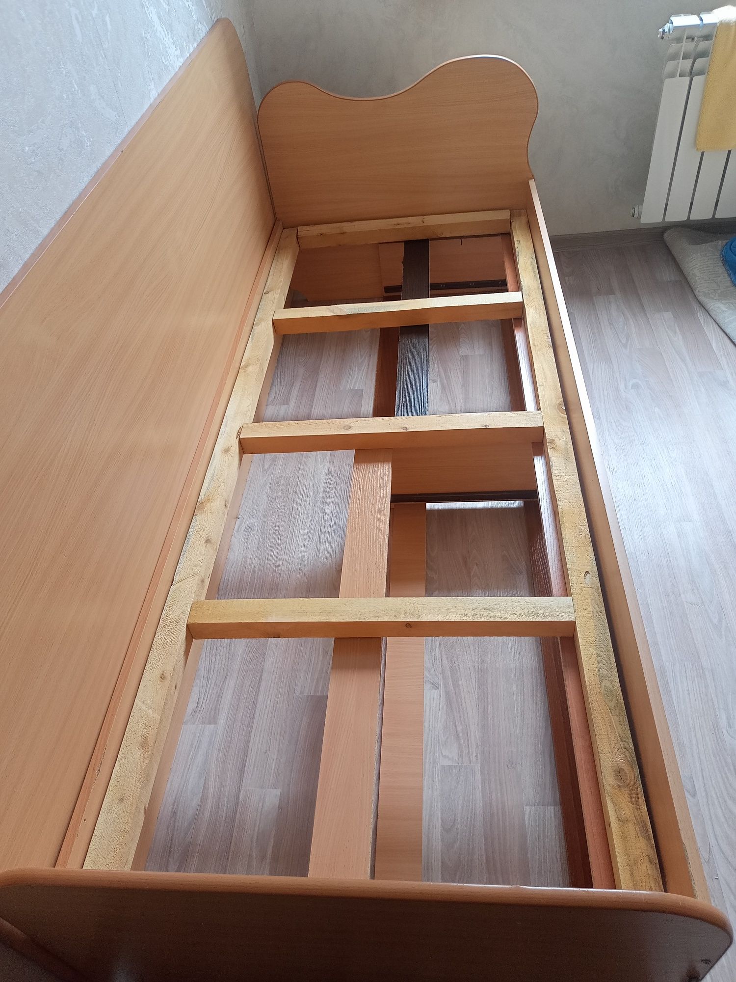 Продам кровать подростковый