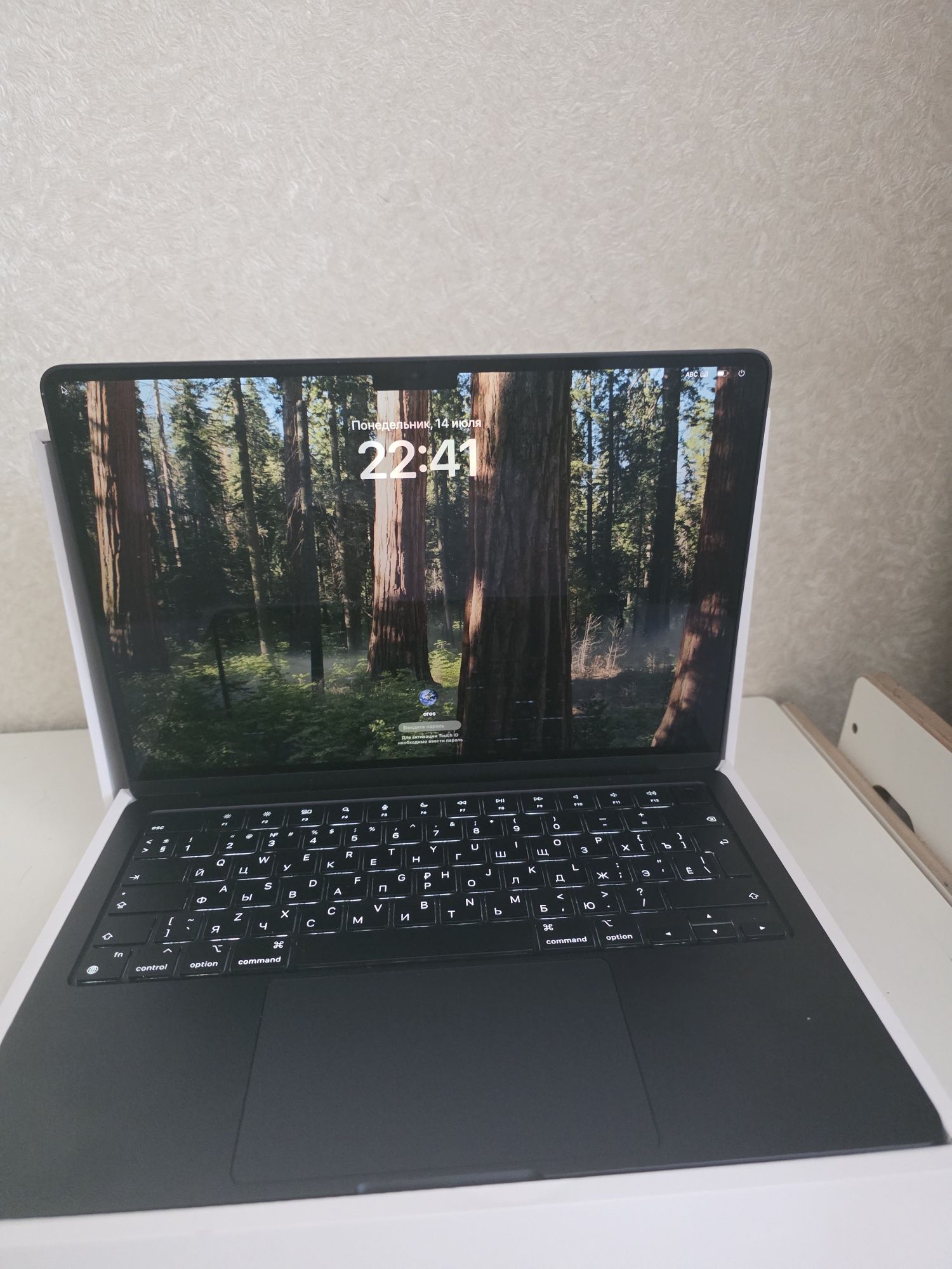Продам MacBook Air M2