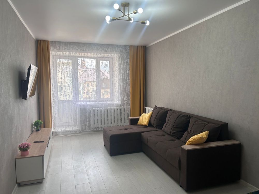 Сдам посуточно 1 комнатная,центр,новый ремонт,smart tv,Wi-fi