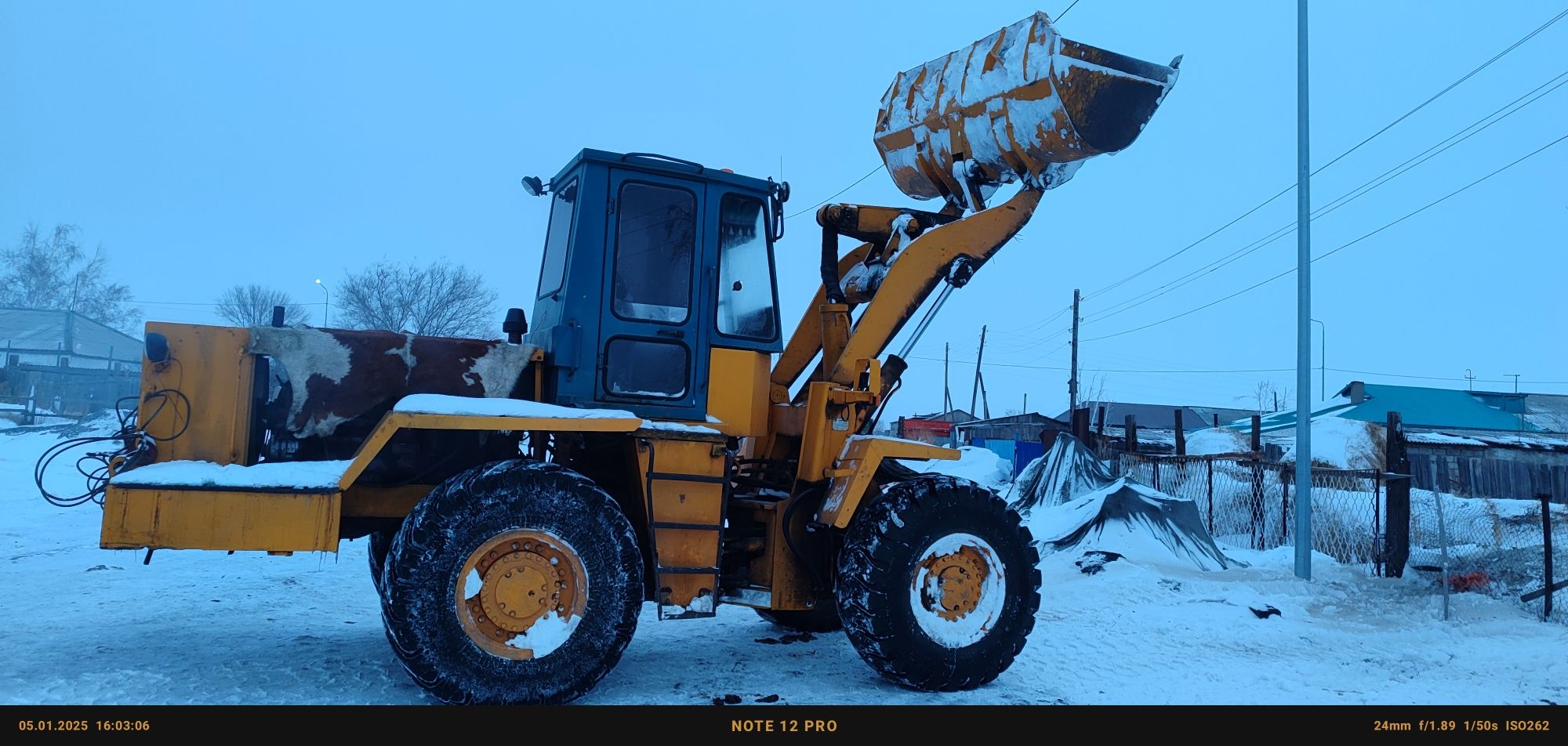 Продается погрузщик Амкодор 2куб,3.3 тонны