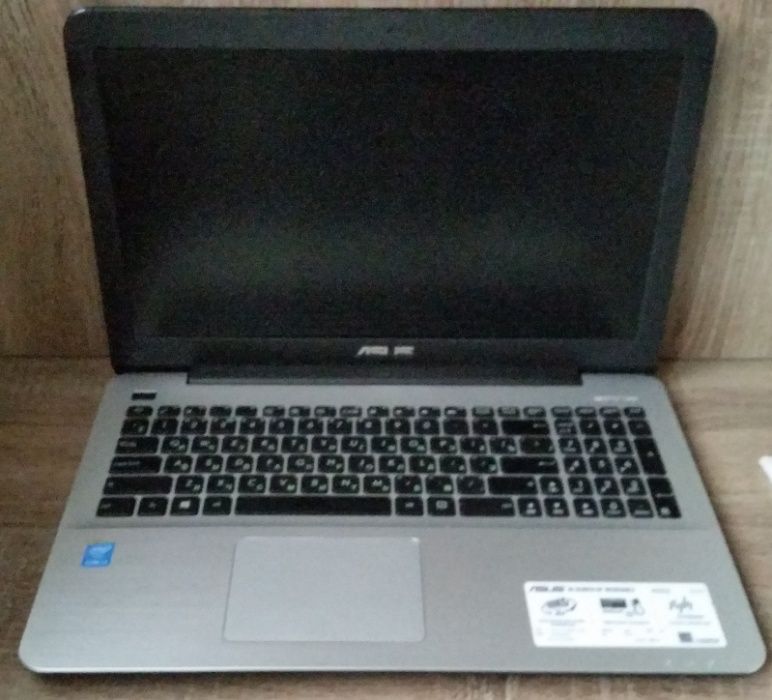 ноутбук Asus + беспроводная мышка