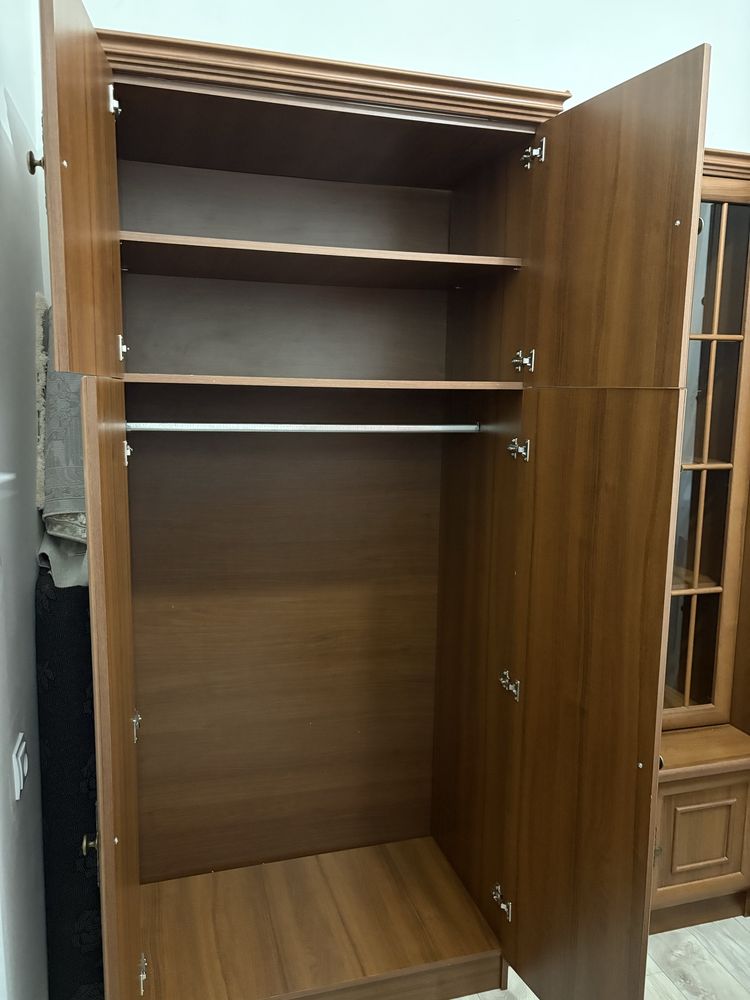 Продается Шкаф гарнитур