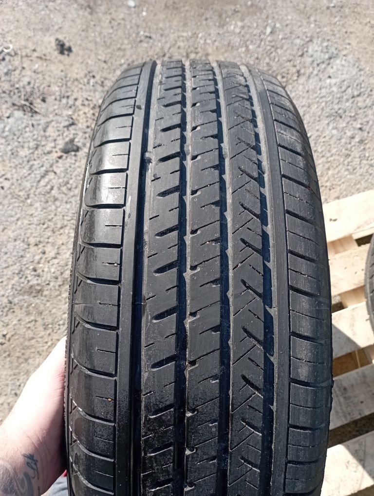 Продам летнюю резину 225/60 R 18