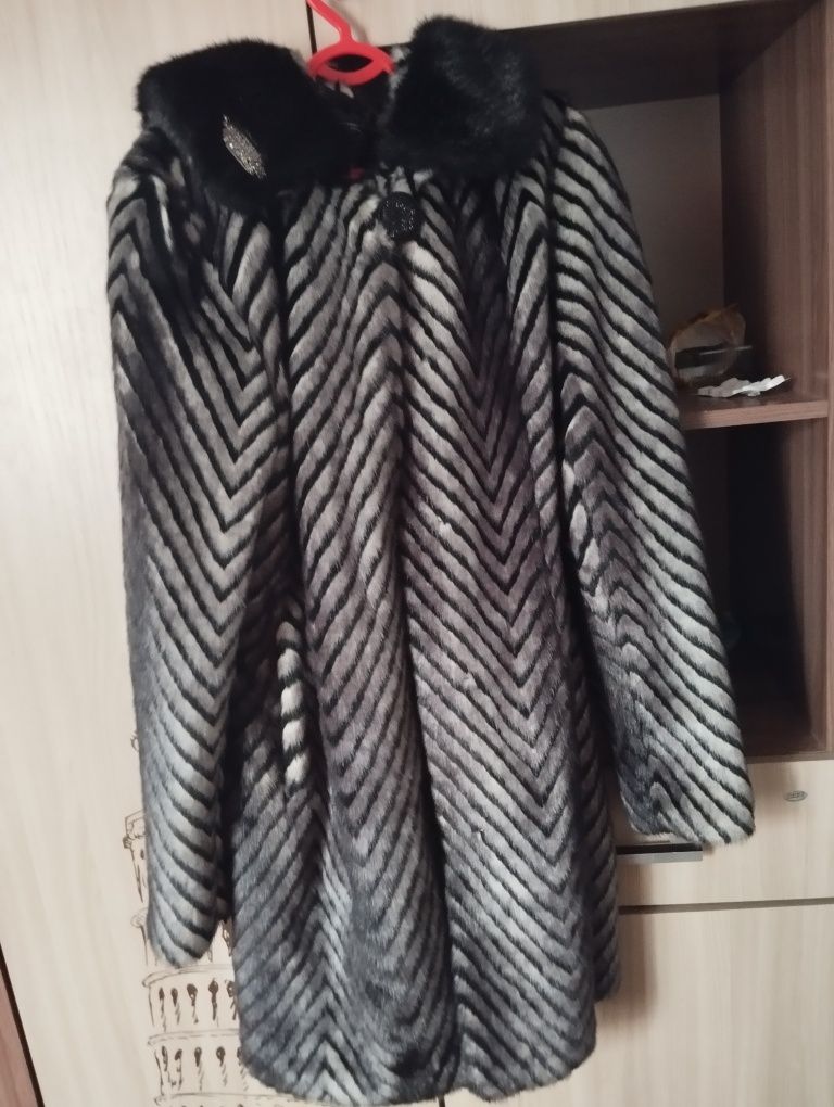 Шуба с капюшоном