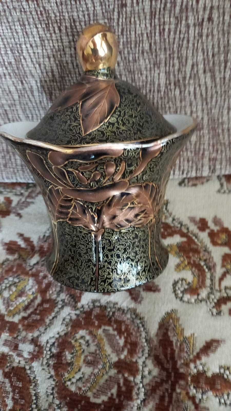 Бокалы, фужеры, чайник , сахарница