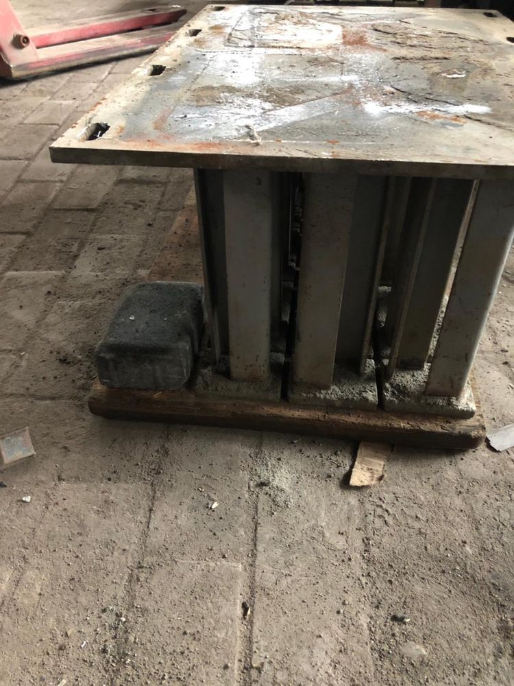 Матритца на Рефей и на Китай станки Фазка простой блок рванный плитка