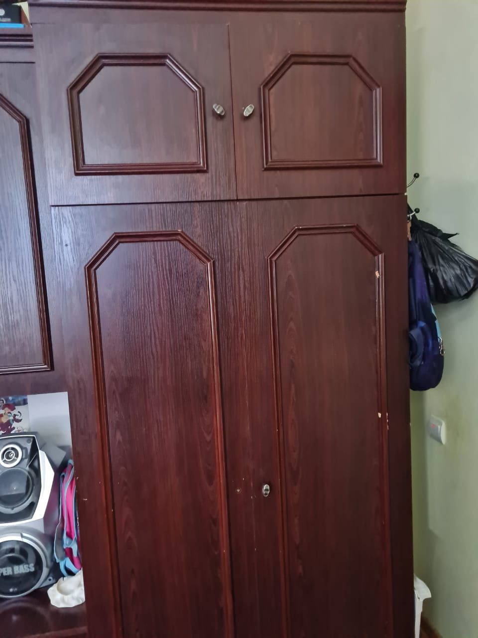 Продаеться Гарнитур