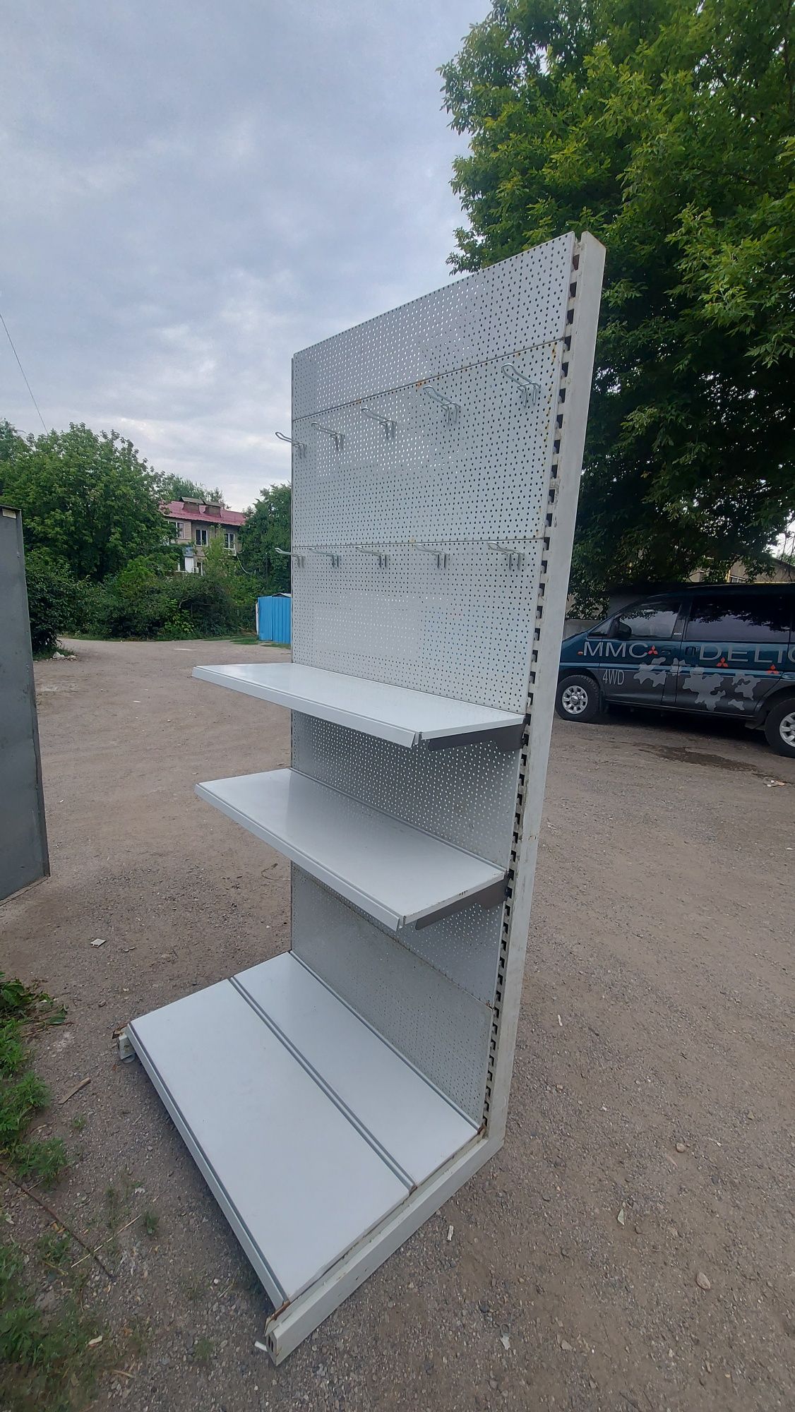 Стеллаж для витрины с перфорацией