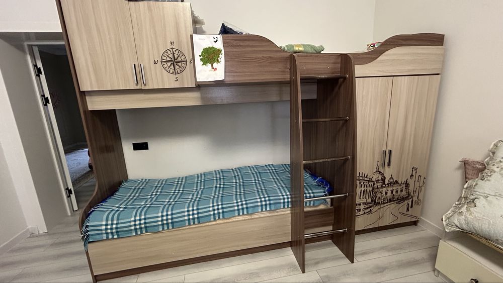 Продам двухярусную кровать