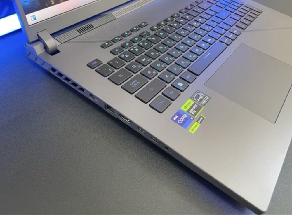 Продам/обмен ASUS ROG Strix 18 | i9 | RTX 4070 | 2K | 240 Гц | 16 ГБ