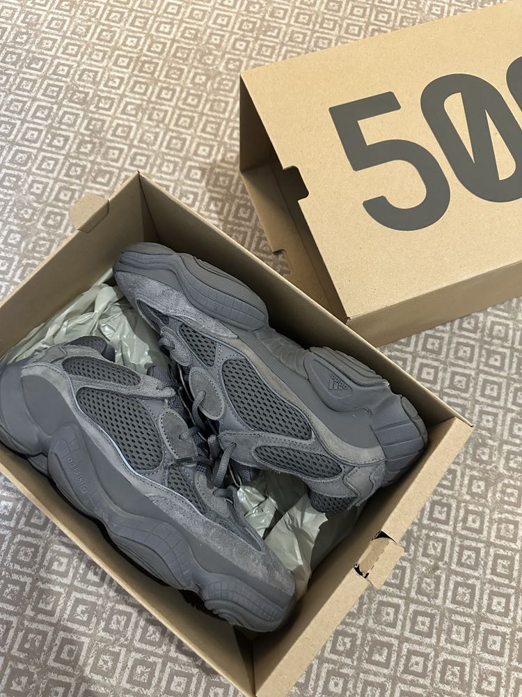 Кроссовки мужские Yeeze 500