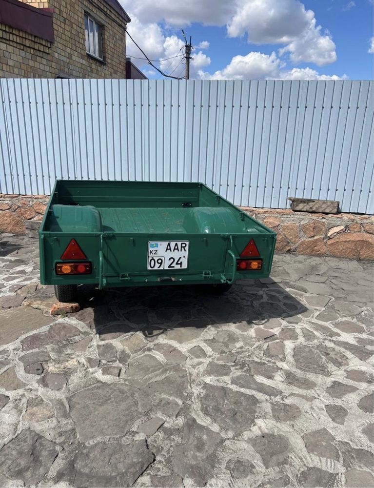 продам автомобильныы прицеп , состояние нового