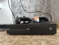 Xbox one 500gb, с двумя джойстиками с играми
