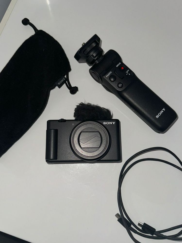 Фотокамера zv-1M2