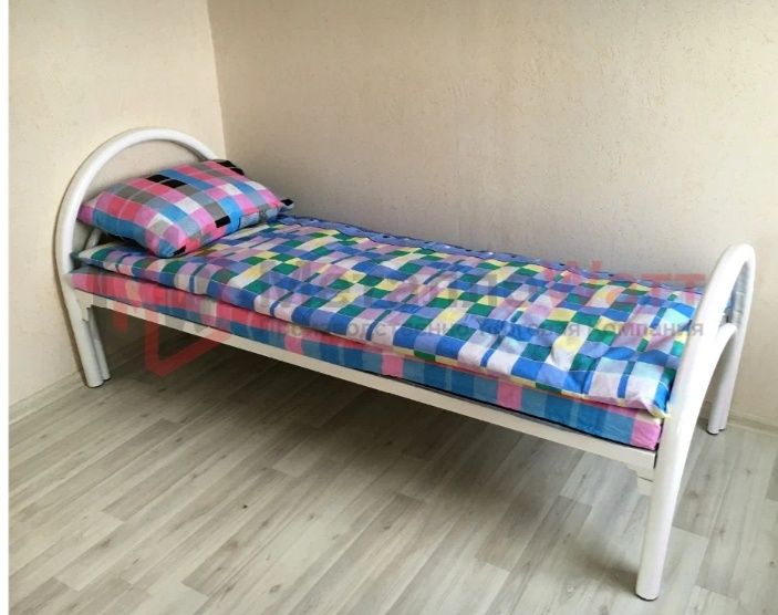 Одноярусная металлическая кровать