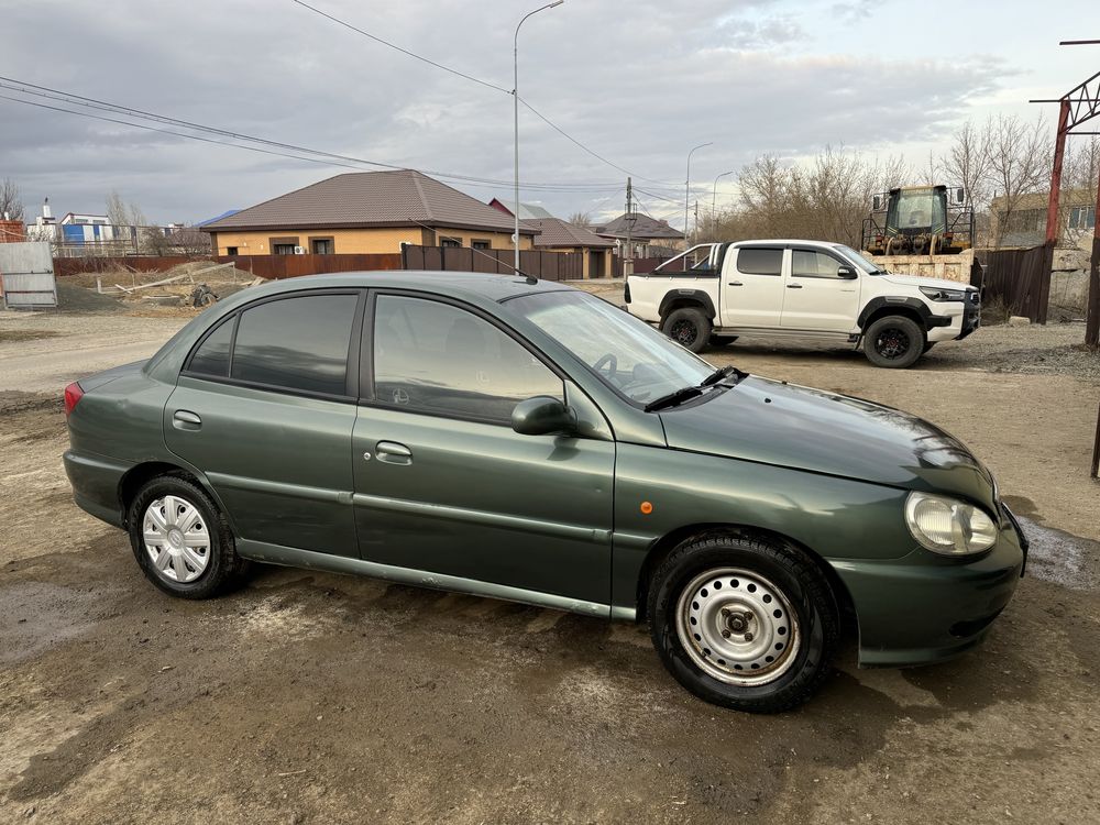 Kia Spectra на ходу состояние нормальное