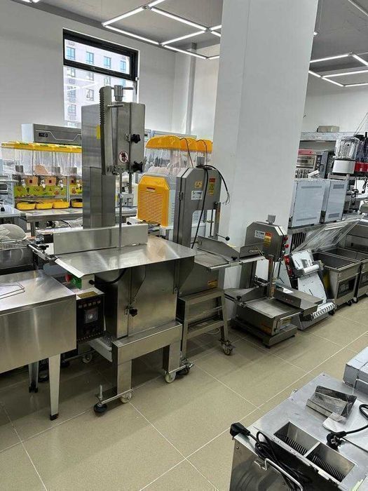Етті және сүйекті кесуге арналған ара. Пила для мяса и костей. Мясокос