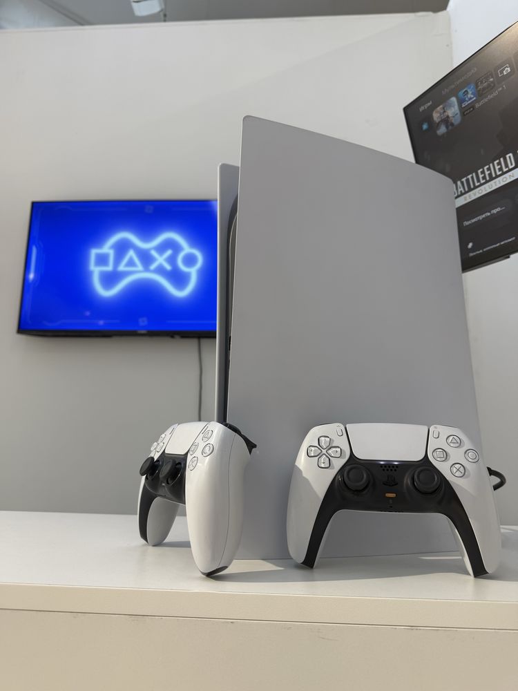 Playstation 5 Standart 2 джойстика +4игры