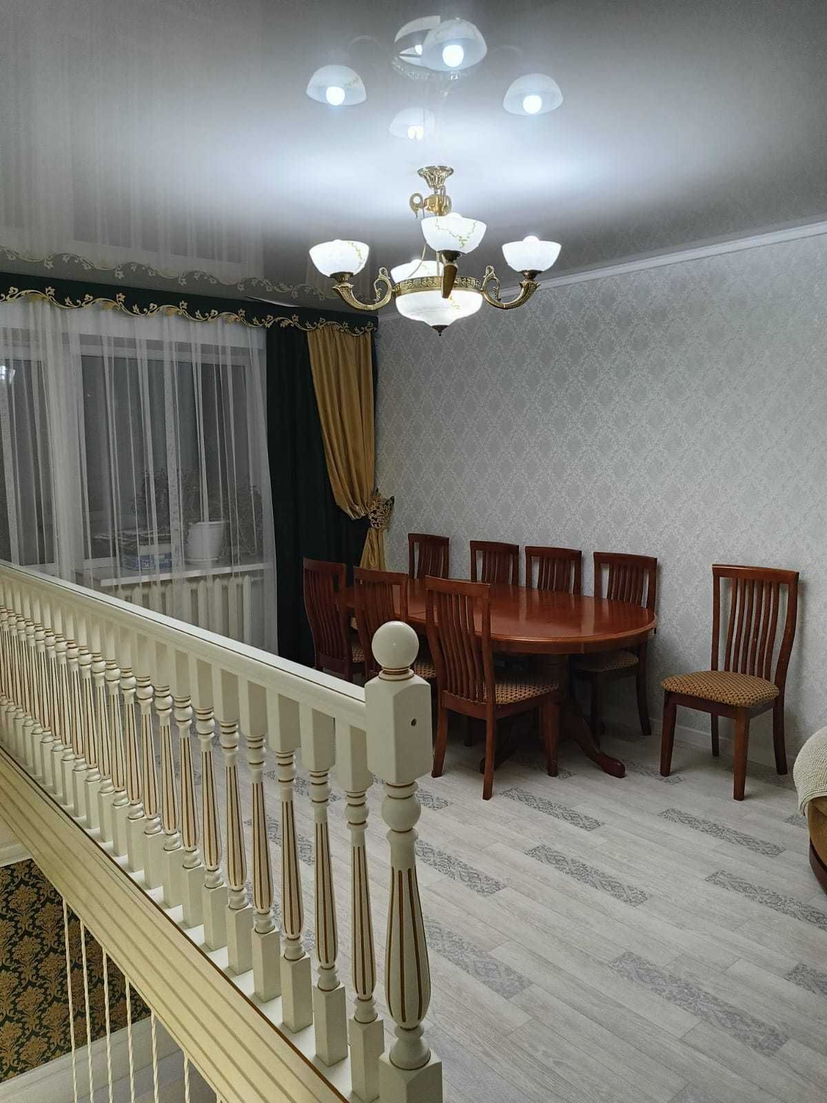 Продам 4х комнатную квартиру в 2х уровнях  в 5 мкр.