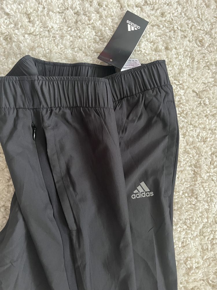 Спортивые штаны Adidas