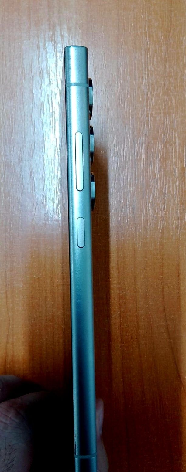 Смартфон Samsung Galaxy S24 Ultra 5G 12 ГБ/256 с наушниками