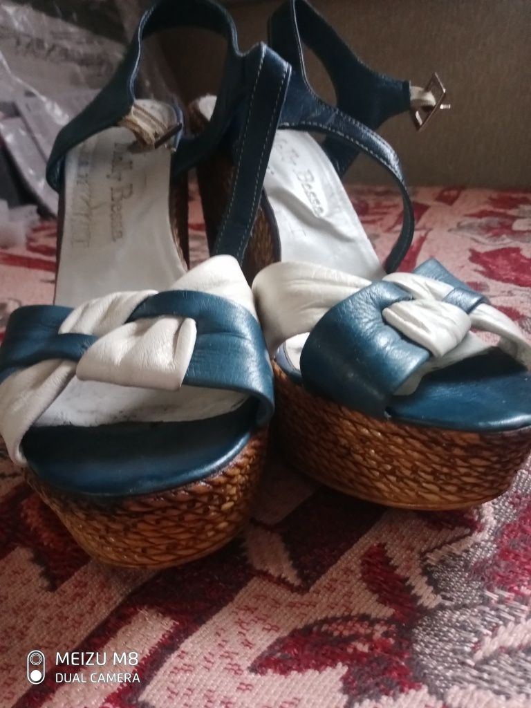Босоножки женские