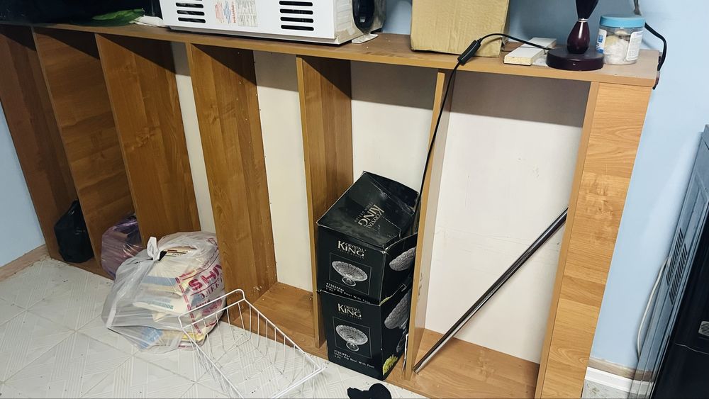 Продам книжную полку
