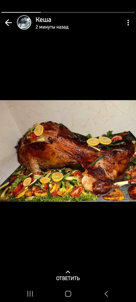 Сочный вкусный мягкий запеченный барашек .