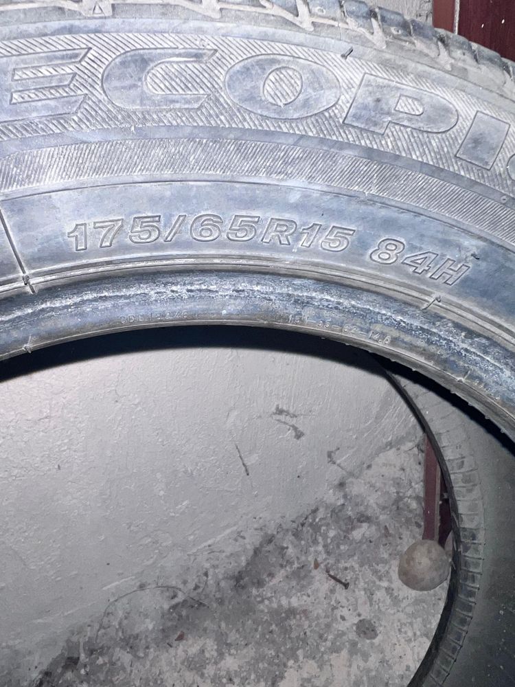 Срочно продаю шины в хорошем состояний