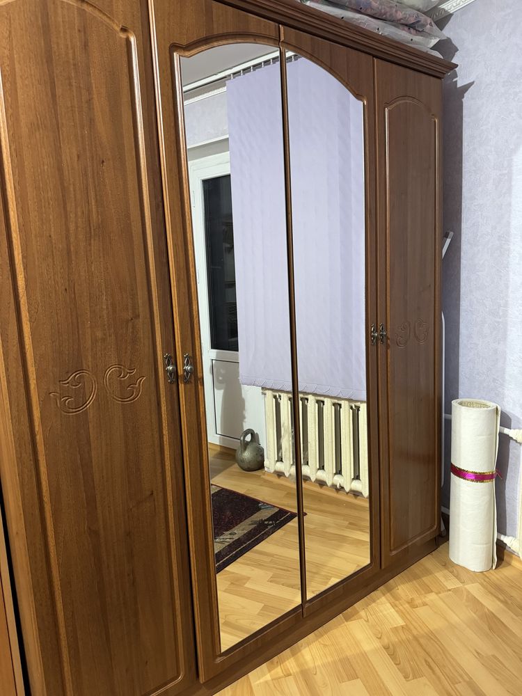 Продам спальный гарнитур