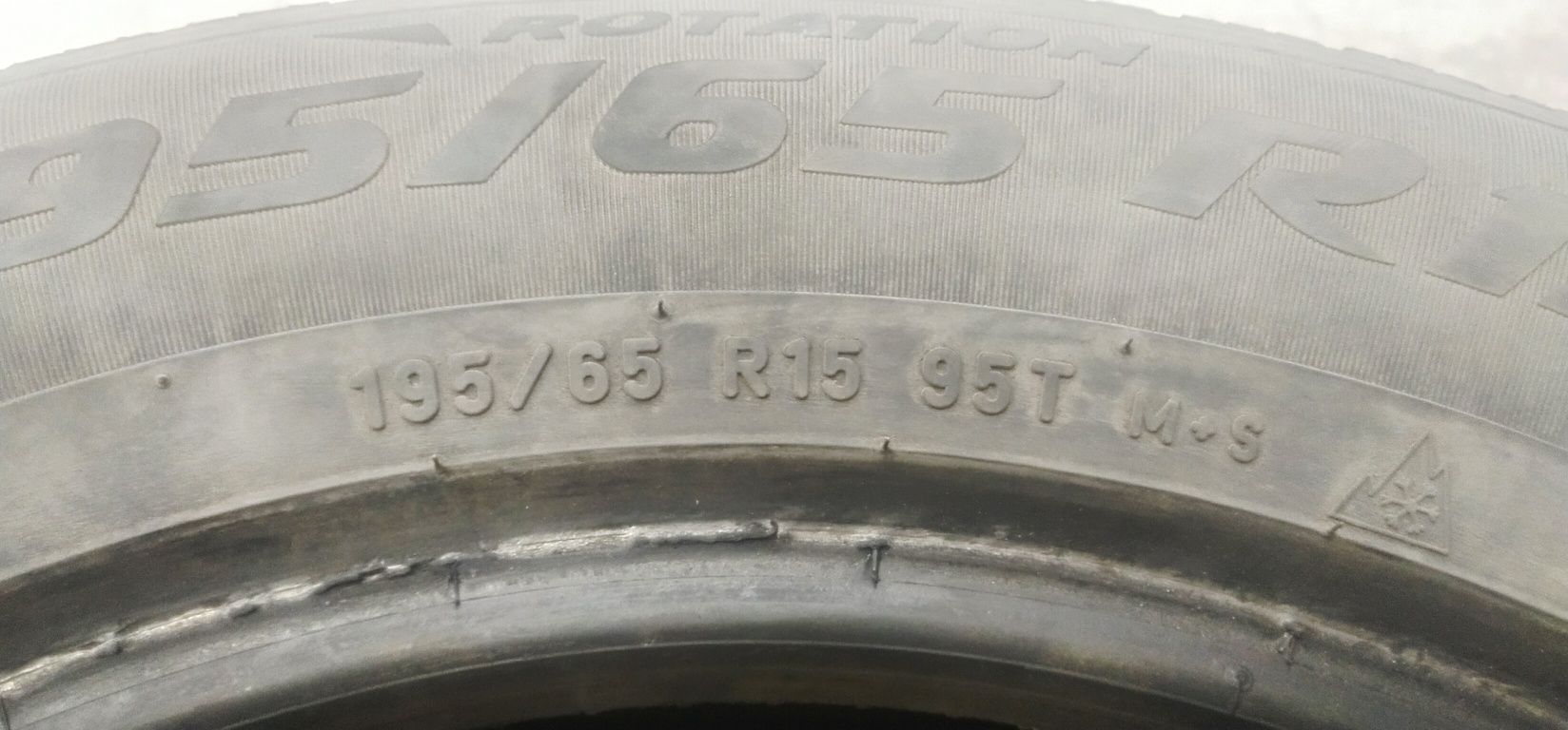 Шины б/у зимние .