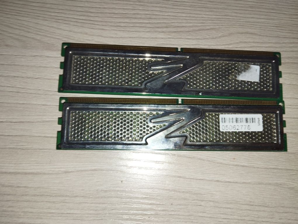 OCZ Platinum revision 2 по 1GB каждый