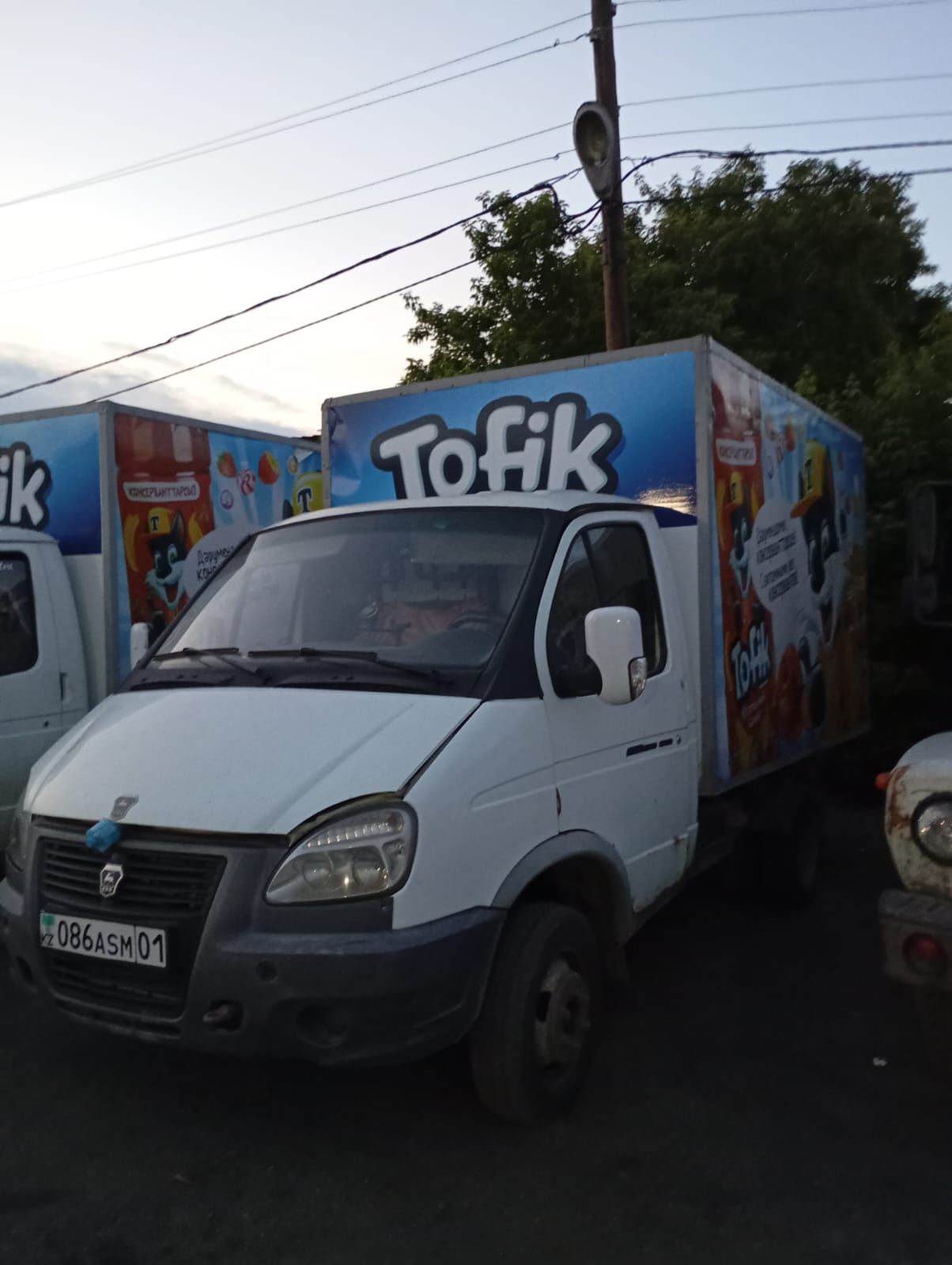 Бредирование авто. Оклейка виниловой пленкой.