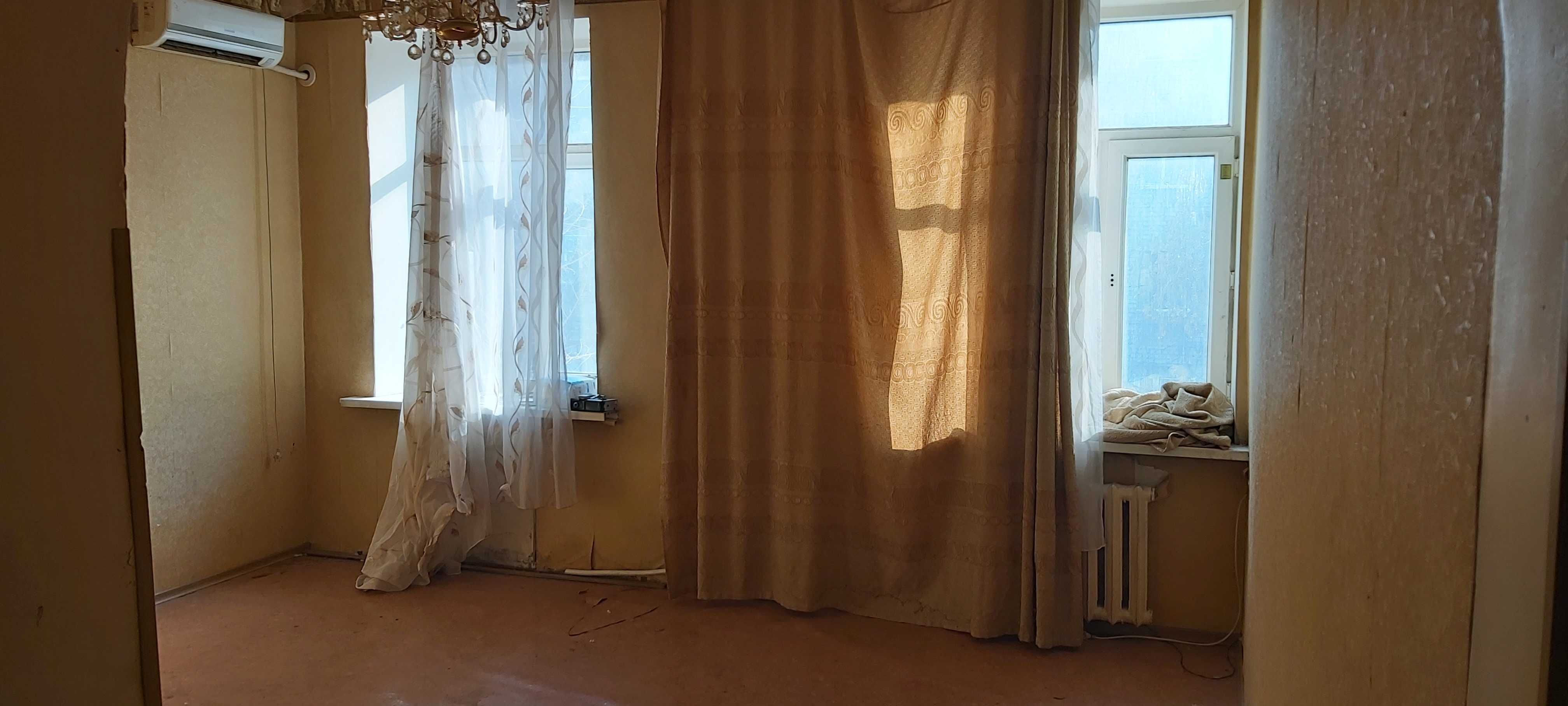 Продам 2- комнатную квартиру 62кв.м. Высокие потолки - 3.2м